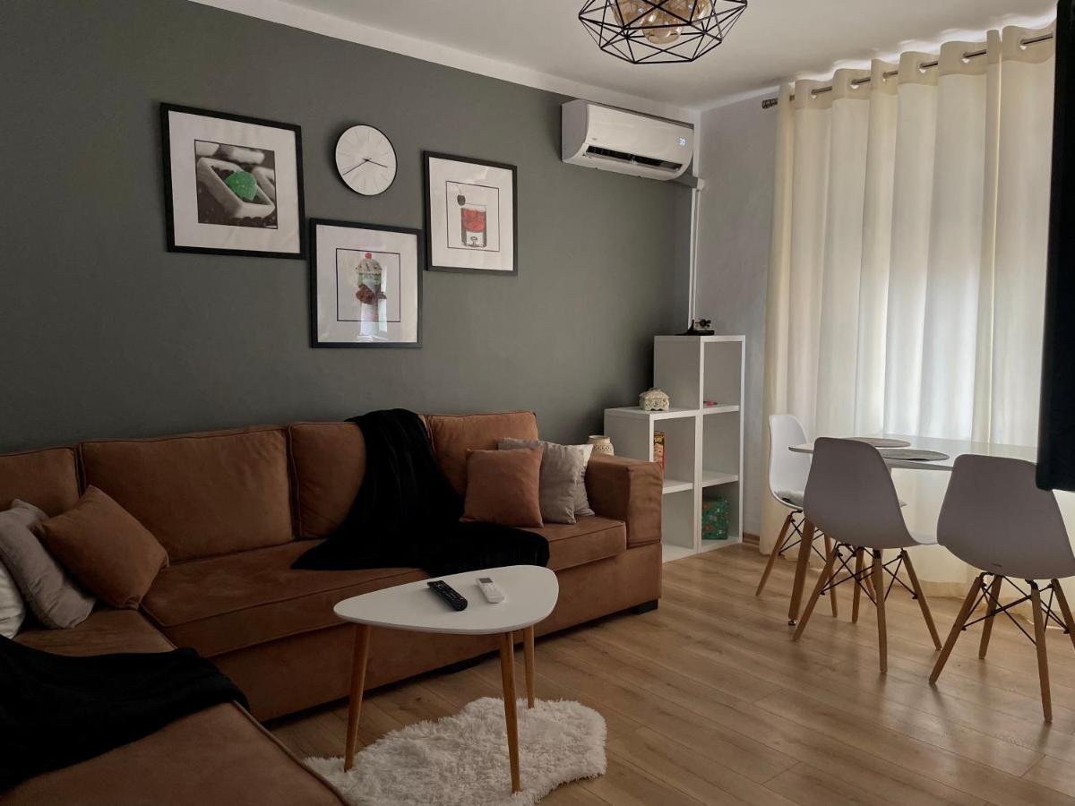 Luel Central Apartament Tirana Exterior foto